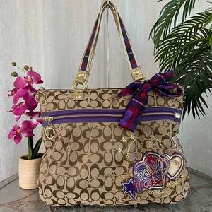 ⭐️MUST GO⭐️ Coach Poppy Tartan Plaid Applique Glam Tote 15882 Khaki/Multicolored